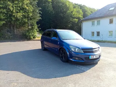 Gebraucht Opel Astra Sport 120 PS (88 kW) 2006 Blau Limousine