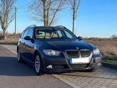 Begagnad BMW 320 170 HK (125 kW) 2008 Grå Sedan
