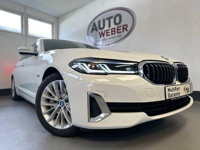 Second-hand BMW 530e Luxury Line 292 CP (214 kW) 2022 Alb Berlinǎ