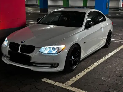 Gebraucht BMW 318 143 PS (105 kW) 2012 Weiß Coupé