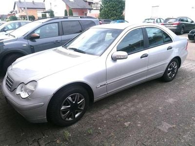 Mercedes C200