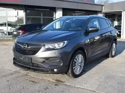 Usado Opel Grandland X Innovation 131 HP (96 kW) 2018 Cinzento SUV
