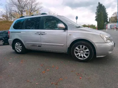 Gebraucht Kia Carnival 185 PS (136 kW) 2007 Silber Van / Kleinbus