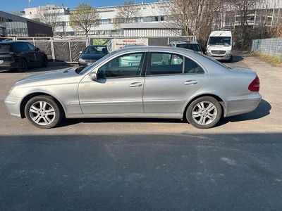 Gebraucht Mercedes E220 150 PS (110 kW) 2003 Silber Limousine
