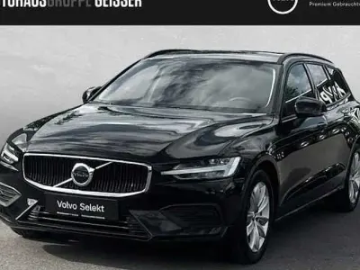 Gebraucht Volvo V60 Core 197 PS (144 kW) 2025 Onyx schwarz Kombi