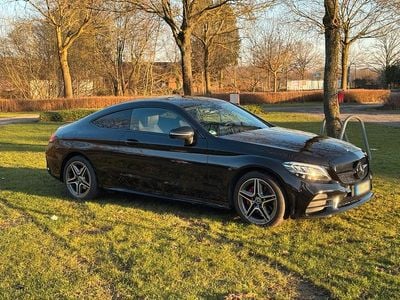Gebraucht Mercedes C180 115 PS (84 kW) 2019 Schwarz Coupé