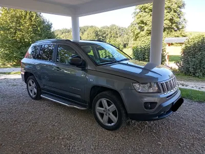 Gebraucht Jeep Compass 163 PS (119 kW) 2013 Grau SUV