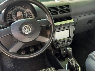 Second-hand VW Fox 75 CP (55 kW) 2006 Negru Hatchback