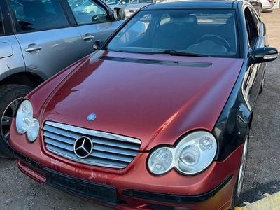 Second-hand Mercedes 230 200 CP (147 kW) 2002 Negru Coupe