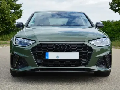 Gebraucht Audi A4 S-Line 150 PS (110 kW) 2023 Grün Limousine