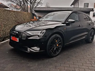 Gebraucht Audi e-tron S-Line 300 kW (408 PS) 2022 Schwarz SUV