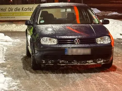 Gebraucht VW Golf IV 105 PS (77 kW) 2003 Blau Kleinwagen