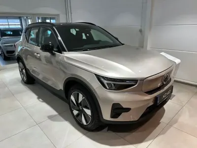 Usata Volvo XC40 Plus 185 kW (252 CV) 2024 Oro SUV