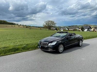 Gebraucht Mercedes E250 204 PS (150 kW) 2012 Schwarz Cabrio