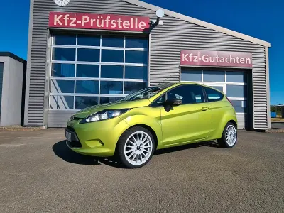Gebraucht Ford Fiesta 82 PS (60 kW) 2009 Grün Kleinwagen