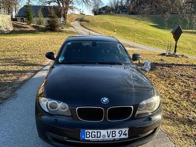 Gebraucht BMW 118 143 PS (105 kW) 2012 Schwarz Kleinwagen