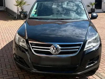 Gebraucht VW Tiguan 140 PS (102 kW) 2010 Schwarz SUV