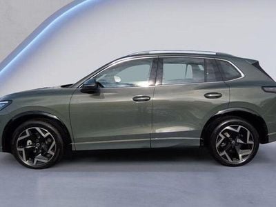 Usata VW Tiguan R-line 150 CV (110 kW) 2025 Verde SUV