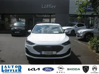 Gebraucht Ford Focus Titanium 125 PS (91 kW) 2023 Frostweiß Limousine
