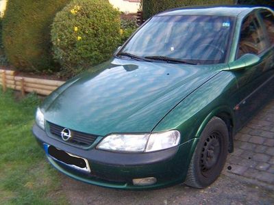 Usata Opel Vectra 116 CV (85 kW) 1996 Verde Berlina
