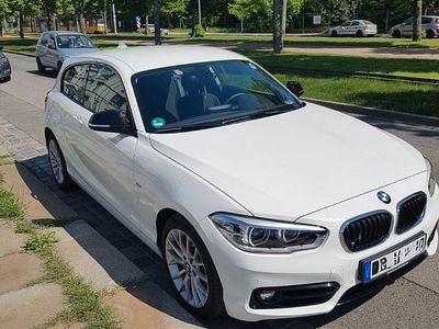 Gebraucht BMW 116 Sport Line 109 PS (80 kW) 2016 Weiß Kleinwagen