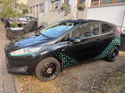 Gebraucht Ford Fiesta Titanium 101 PS (74 kW) 2016 Schwarz Kleinwagen