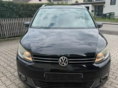Gebraucht VW Touran 105 PS (77 kW) 2010 Schwarz Van / Kleinbus