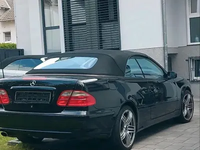 Gebraucht Mercedes E230 197 PS (144 kW) 2001 Schwarz Cabrio