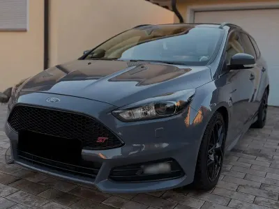 Gebraucht Ford Focus ST 182 PS (133 kW) 2015 Grau Kombi