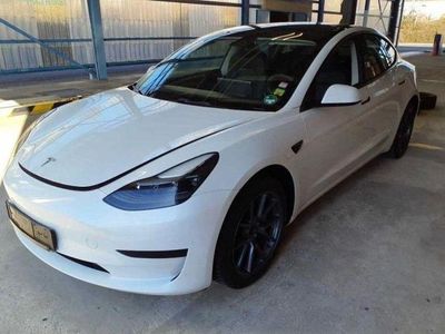 Second-hand Tesla Model 3 Standard Range Plus 239 kW (325 CP) 2023 Alb Berlinǎ