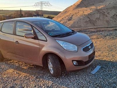 Gebraucht Kia Venga Spirit 125 PS (91 kW) 2010 Beige Kleinwagen