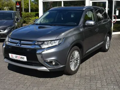 Usata Mitsubishi Outlander Edition 150 CV (110 kW) 2017 Grigio SUV