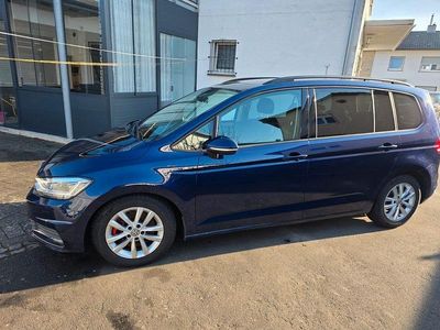 Gebraucht VW Touran Comfortline 150 PS (110 kW) 2016 Blau Van / Kleinbus