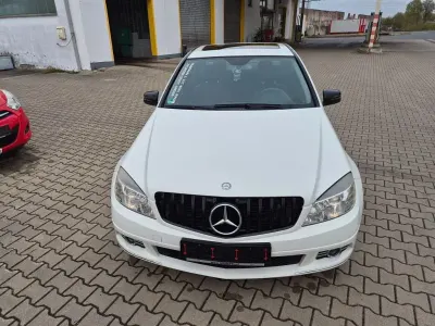 Second-hand Mercedes C200 184 CP (135 kW) 2009 Alb Berlinǎ