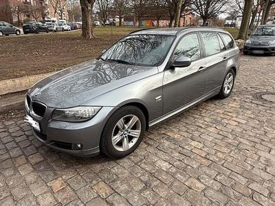 Gebraucht BMW 320 184 PS (135 kW) 2012 Grau Kombi