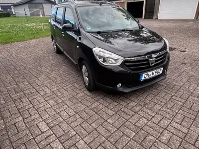 Gebraucht Dacia Lodgy Celebration 109 PS (80 kW) 2013 Schwarz Van / Kleinbus