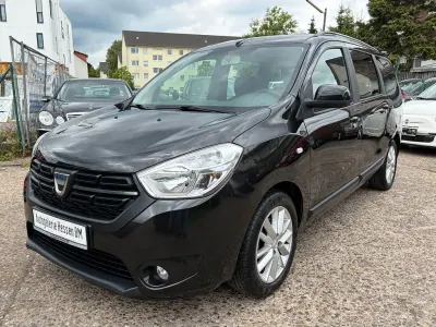 Gebraucht Dacia Lodgy Comfort 116 PS (85 kW) 2018 Perlmuttschwarz Van / Kleinbus