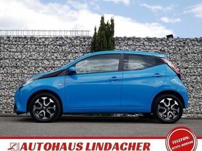 Usata Toyota Aygo Connect Style 72 CV (52 kW) 2019 Blu Utilitaria