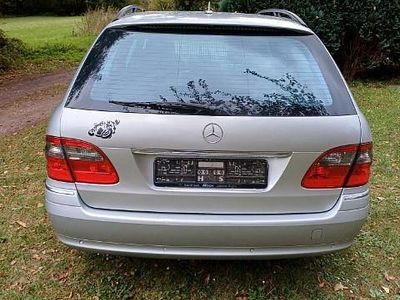 Gebraucht Mercedes E200 Avantgarde 184 PS (135 kW) 2007 Silber Kombi