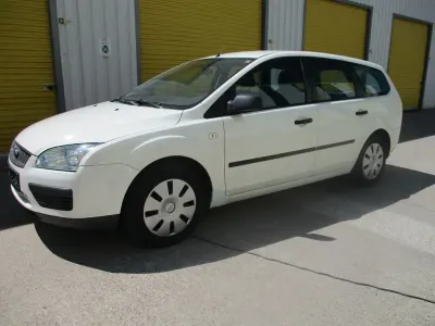 Gebraucht Ford Focus Ambiente 90 PS (66 kW) 2005 Weiß Limousine