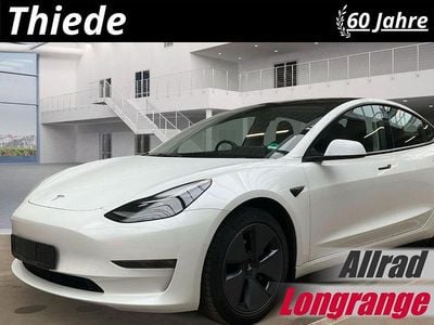 Begagnad Tesla Model 3 366 kW (498 HK) 2022 Grå Sedan
