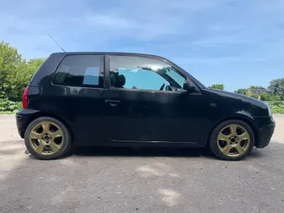 Używany Seat Arosa 60 KM (44 kW) 2004 Czarny Hatchback