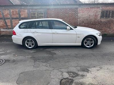 Gebraucht BMW 320 184 PS (135 kW) 2009 Weiß Kombi