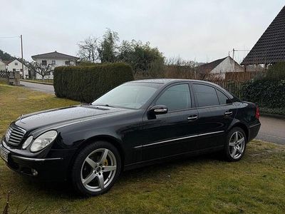 Gebraucht Mercedes E240 177 PS (130 kW) 2003 Schwarz Limousine