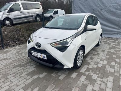 Gebraucht Toyota Aygo X-play 72 PS (52 kW) 2020 Weiß Kleinwagen