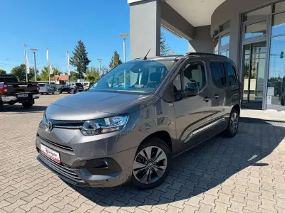 Gebraucht Toyota Proace 131 PS (96 kW) 2024 Grau metallic Van / Kleinbus