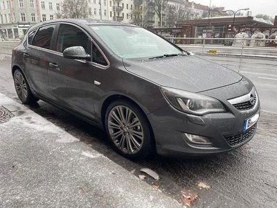 Grau Gebraucht 2011 Opel Astra OPC Limousine | 4.700 € (Guter Preis)