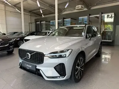 Gebraucht Volvo XC60 Ultimate 197 PS (144 kW) 2022 Grau SUV