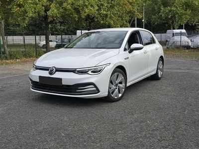 Gebraucht VW Golf VII Style 150 PS (110 kW) 2020 Weiß Limousine