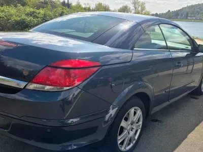 Gebraucht Opel Astra Edition 140 PS (102 kW) 2008 Grau Cabrio